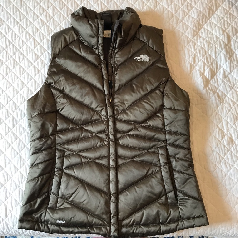 North face vest in perfect condition!